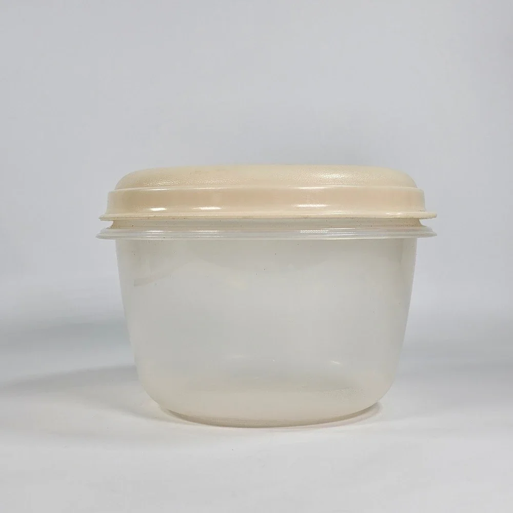 Vtg Rubbermaid Servin Saver 4 Cup Round Food Storage Container Almond 0028 0027